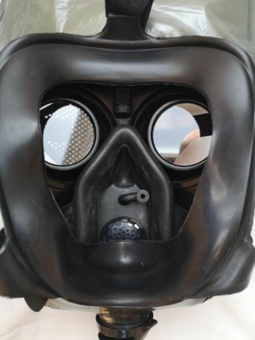 Czech Army Surplus Om-90 Gas Mask &Amp; Used Of-90 Filter W/ Bag &Amp; Poncho - Image 3