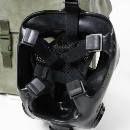 Czech Army Surplus Om-90 Gas Mask &Amp; Used Of-90 Filter W/ Bag &Amp; Poncho - Image 4